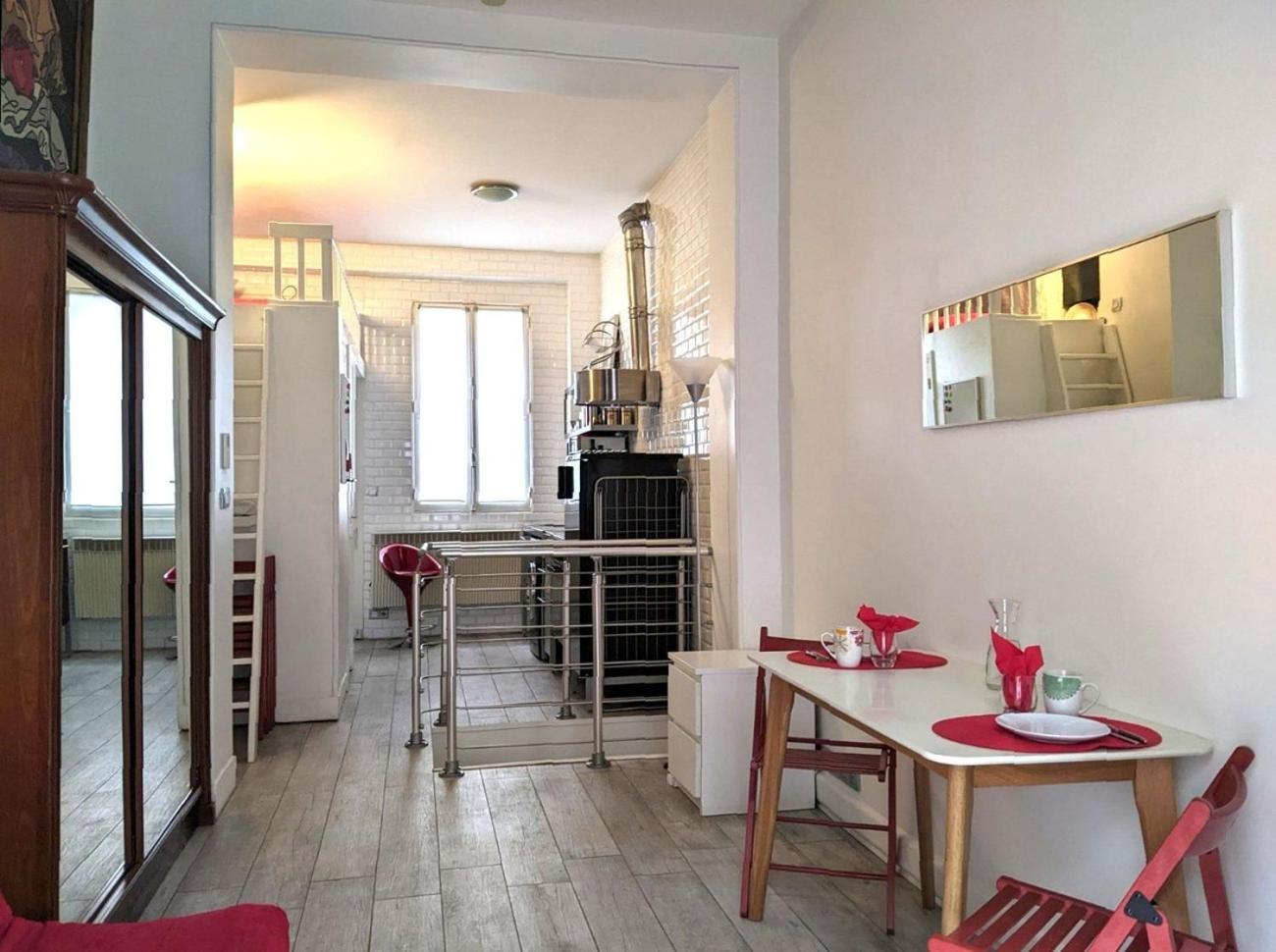 Apartmán Duplex And Private Patio At Eiffel Tower Paříž Exteriér fotografie