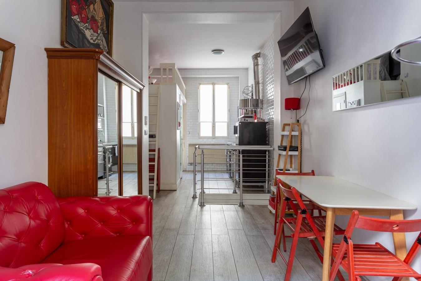 Apartmán Duplex And Private Patio At Eiffel Tower Paříž Exteriér fotografie